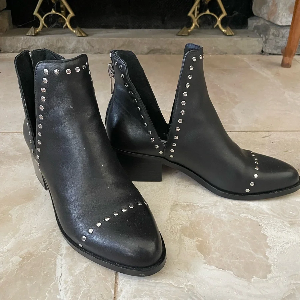 Steve Madden Black Ankle Boots with Silver Studs - Picture 4 of 4